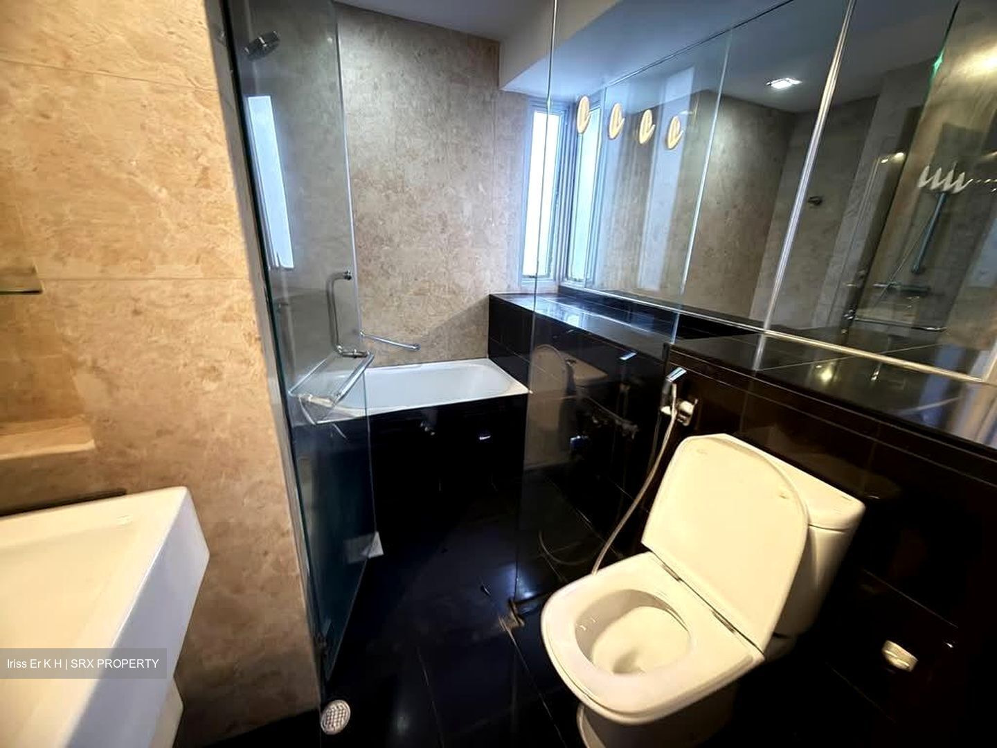 Grandeur 8 (D20), Condominium #528073061